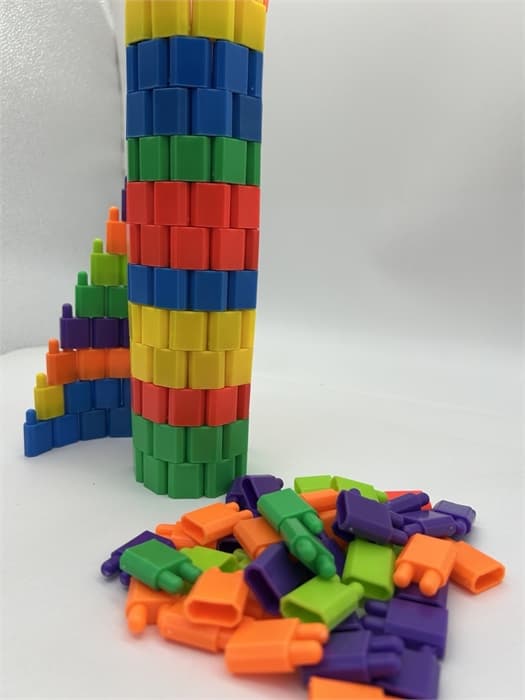 Конструктор пластмассовый 5037